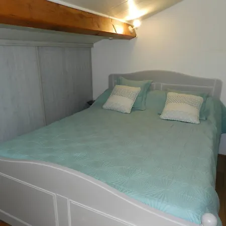 Apartment Le Lavandou, 3 Pieces, 4 Personnes - Fr-1-251-682 *