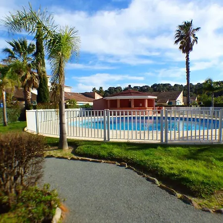 Apartment Le Lavandou, 3 Pieces, 4 Personnes - Fr-1-251-682 *